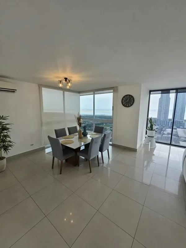 220 m² Furnished Apartment Across from Town Center, Costa del Este