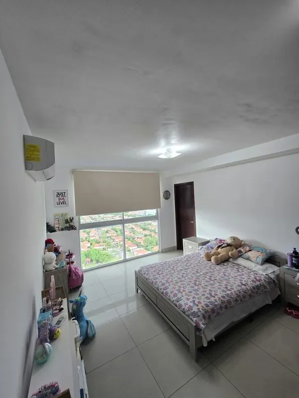 220 m² Furnished Apartment Across from Town Center, Costa del Este