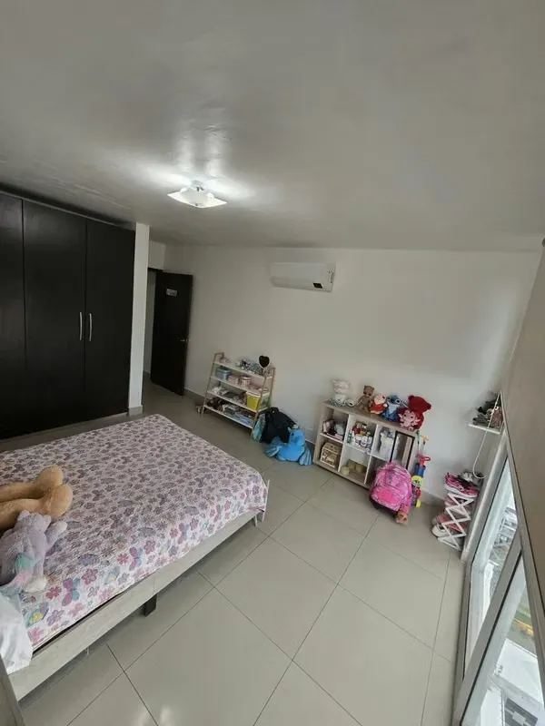 220 m² Furnished Apartment Across from Town Center, Costa del Este