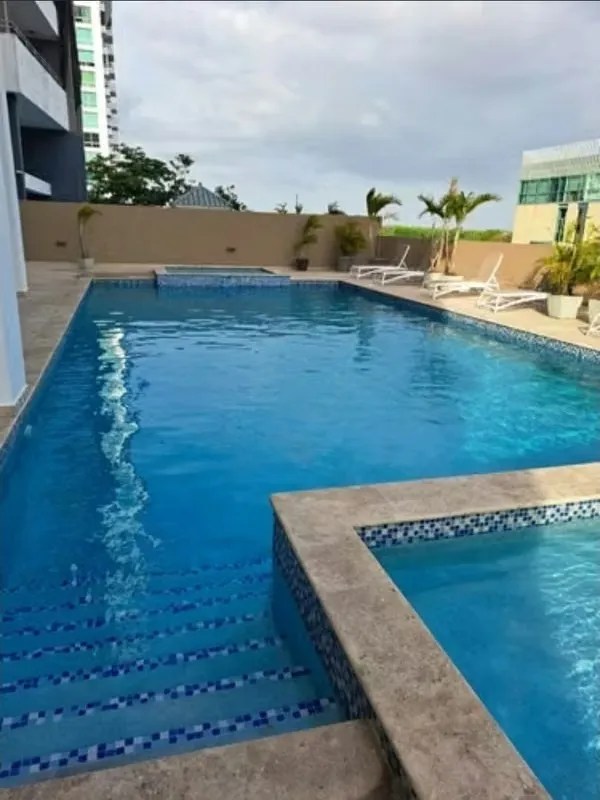 220 m² Furnished Apartment Across from Town Center, Costa del Este