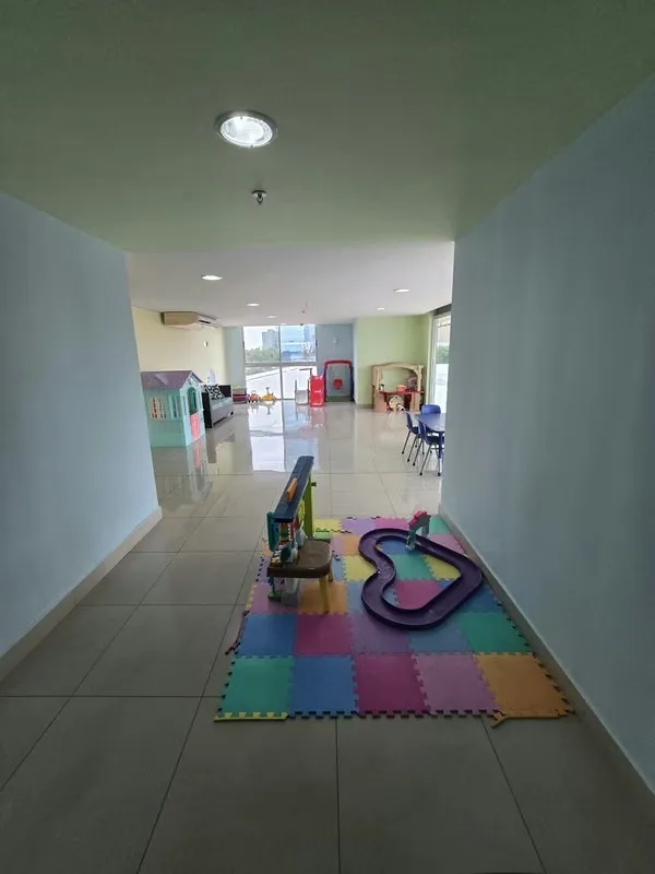 220 m² Furnished Apartment Across from Town Center, Costa del Este
