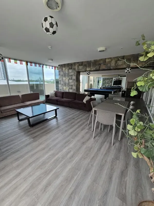 220 m² Furnished Apartment Across from Town Center, Costa del Este