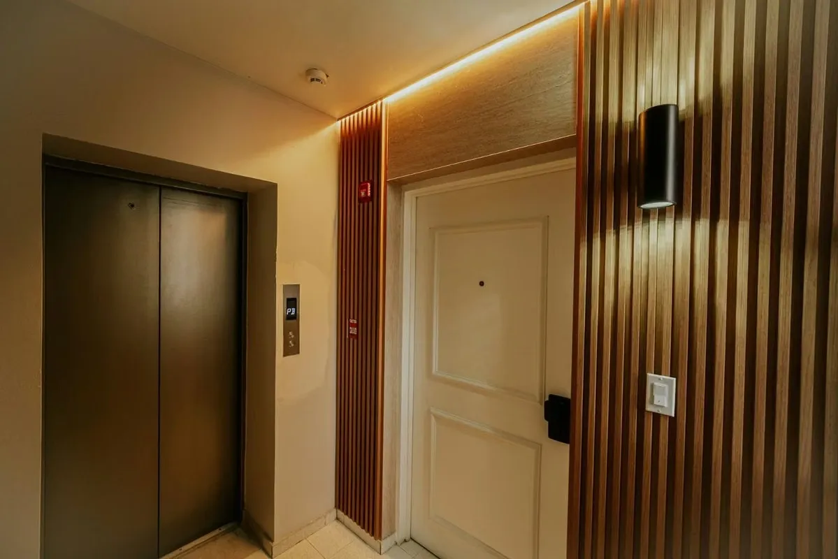 Exclusive Property in Coco del Mar – 175 m², One Apartment per Floor, 3 Bedrooms