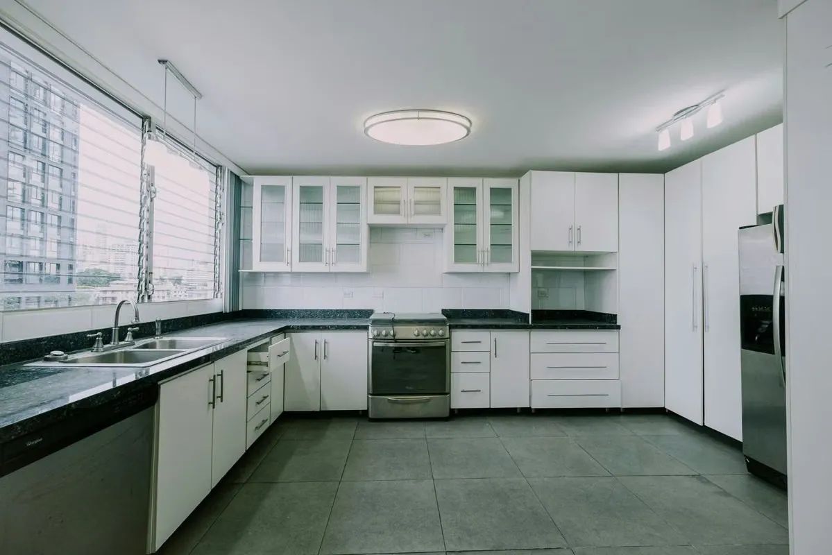 Exclusive Property in Coco del Mar – 175 m², One Apartment per Floor, 3 Bedrooms