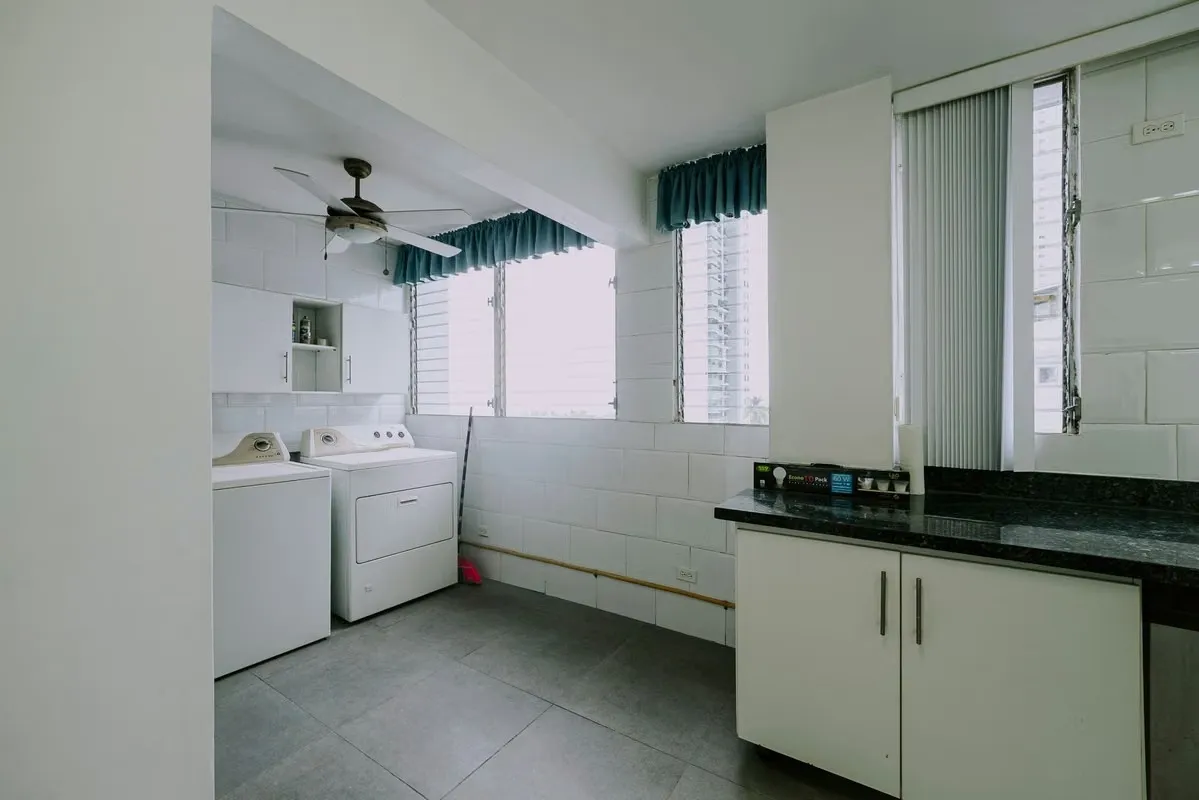 Exclusive Property in Coco del Mar – 175 m², One Apartment per Floor, 3 Bedrooms