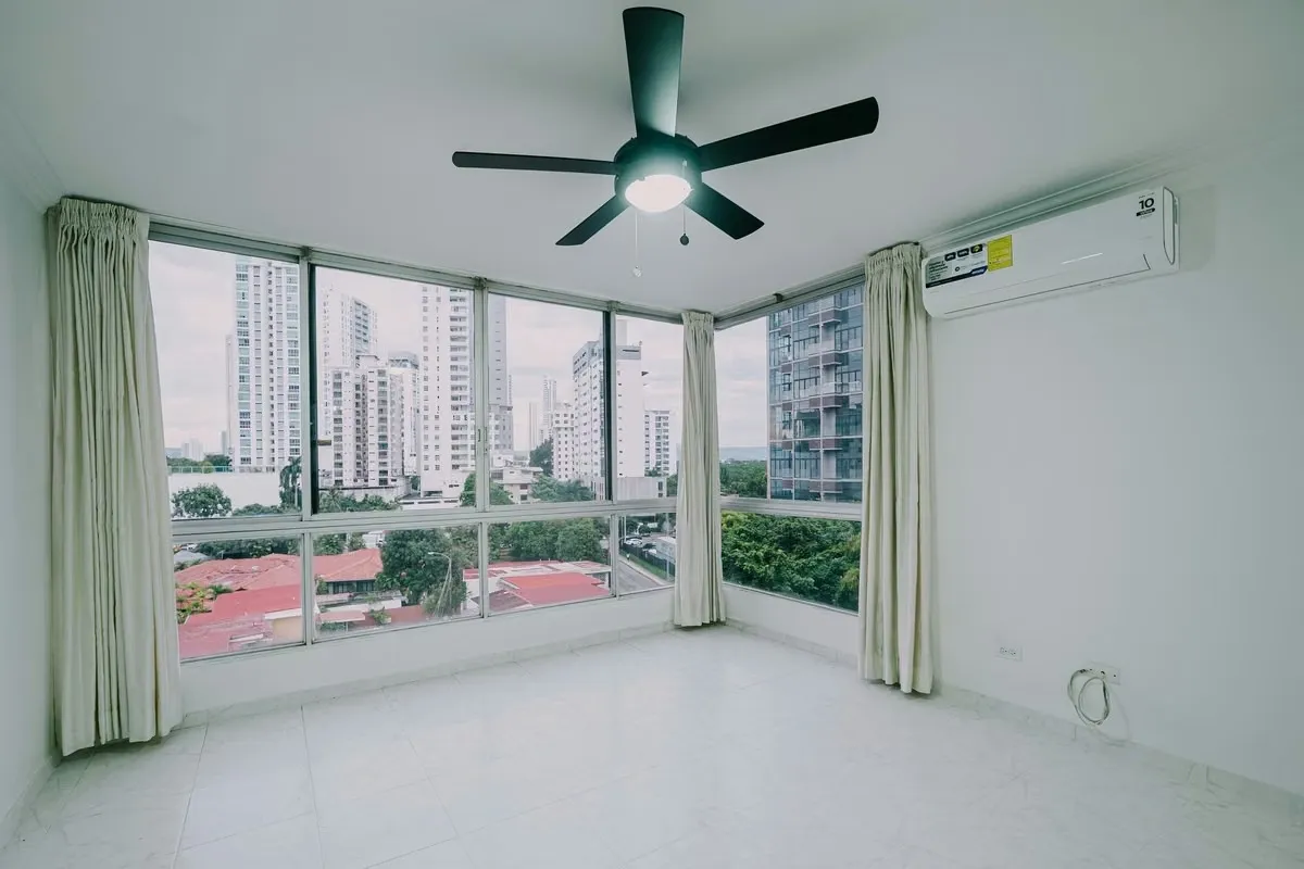 Exclusive Property in Coco del Mar – 175 m², One Apartment per Floor, 3 Bedrooms