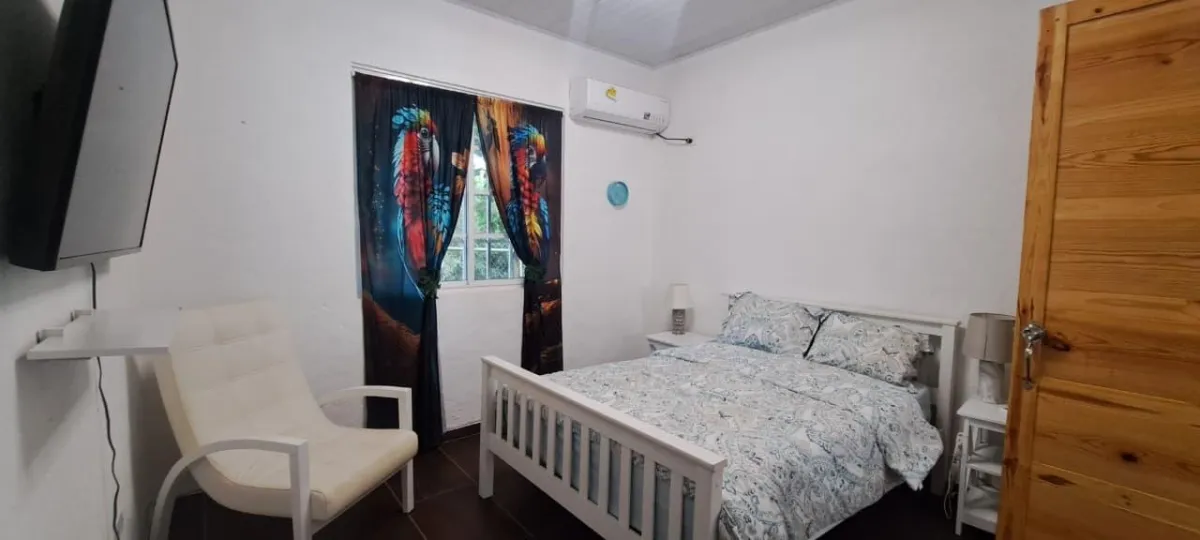 Casa de 4 Recámaras con Piscina Privada y Jacuzzi en El Espino