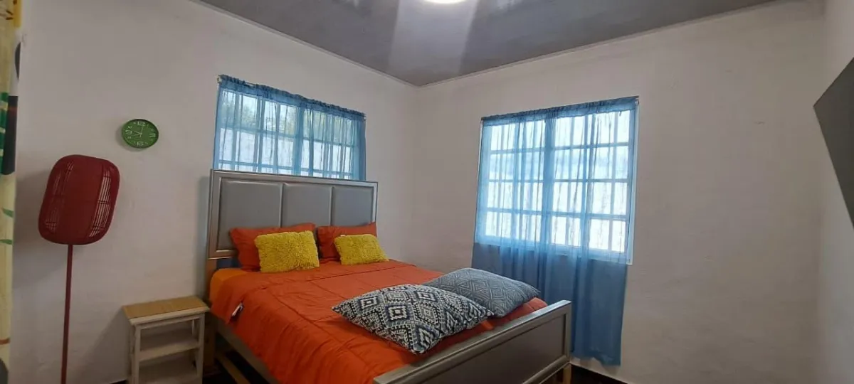 Casa de 4 Recámaras con Piscina Privada y Jacuzzi en El Espino