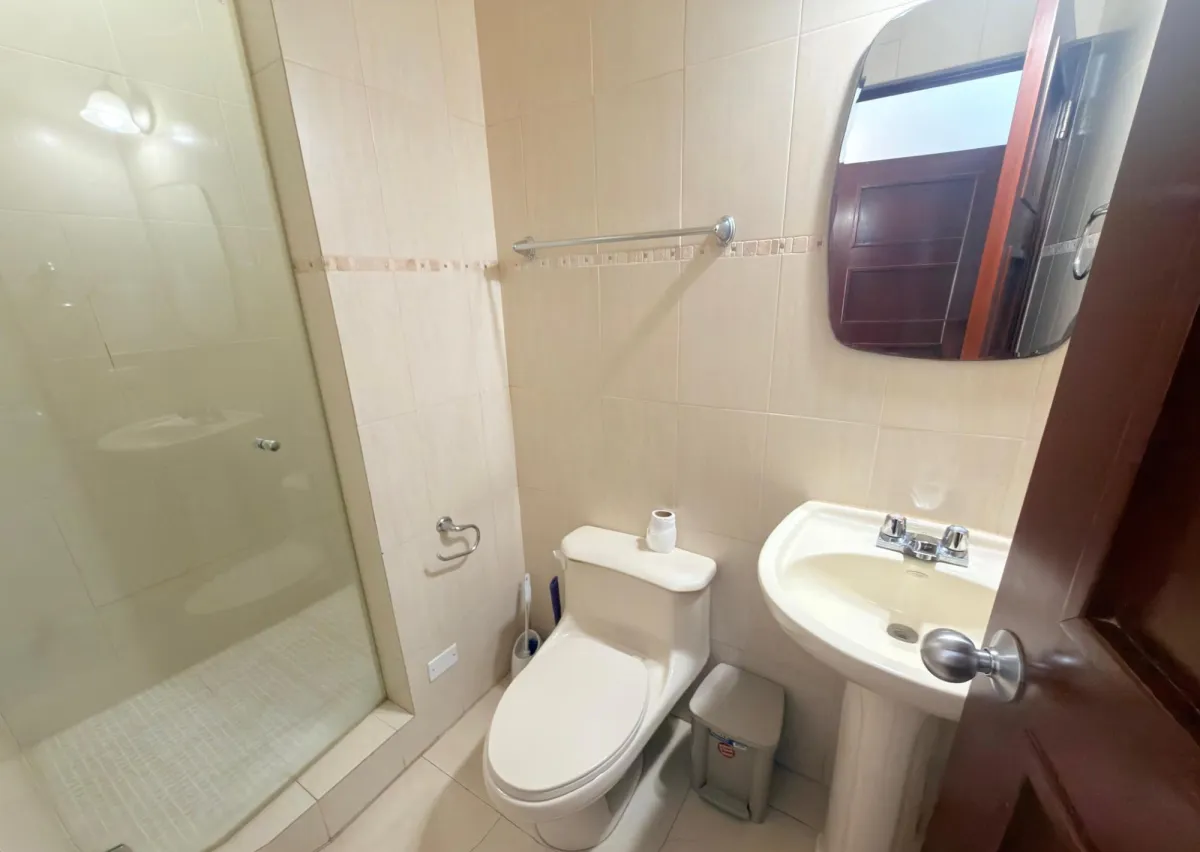 Unit for sale in PH. GRANDBAY TOWER