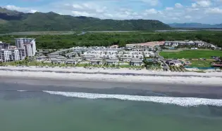 Fourplex con Vista al Mar a Pasos de la Playa en Playa Caracol