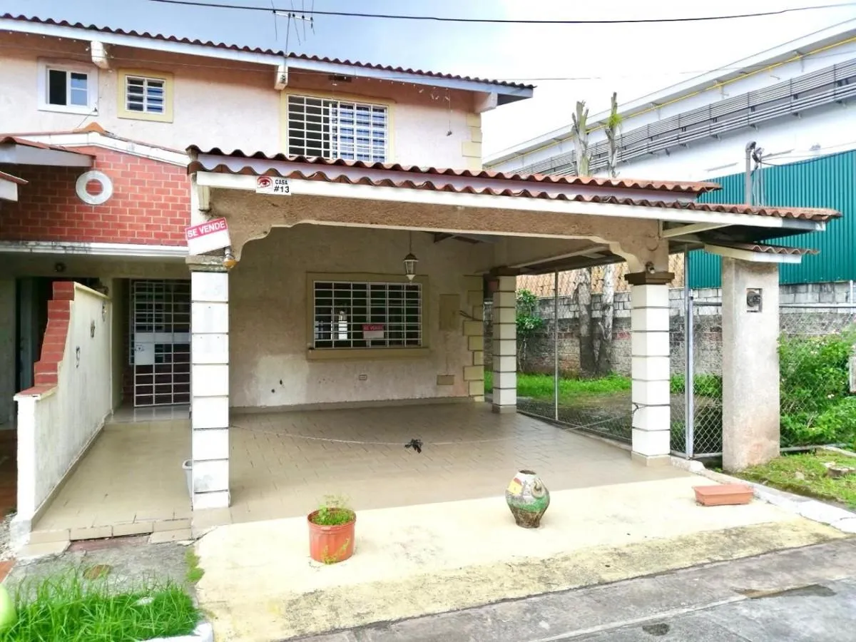 Se vende en Arraiján Centro, Residencial Los Cortijos