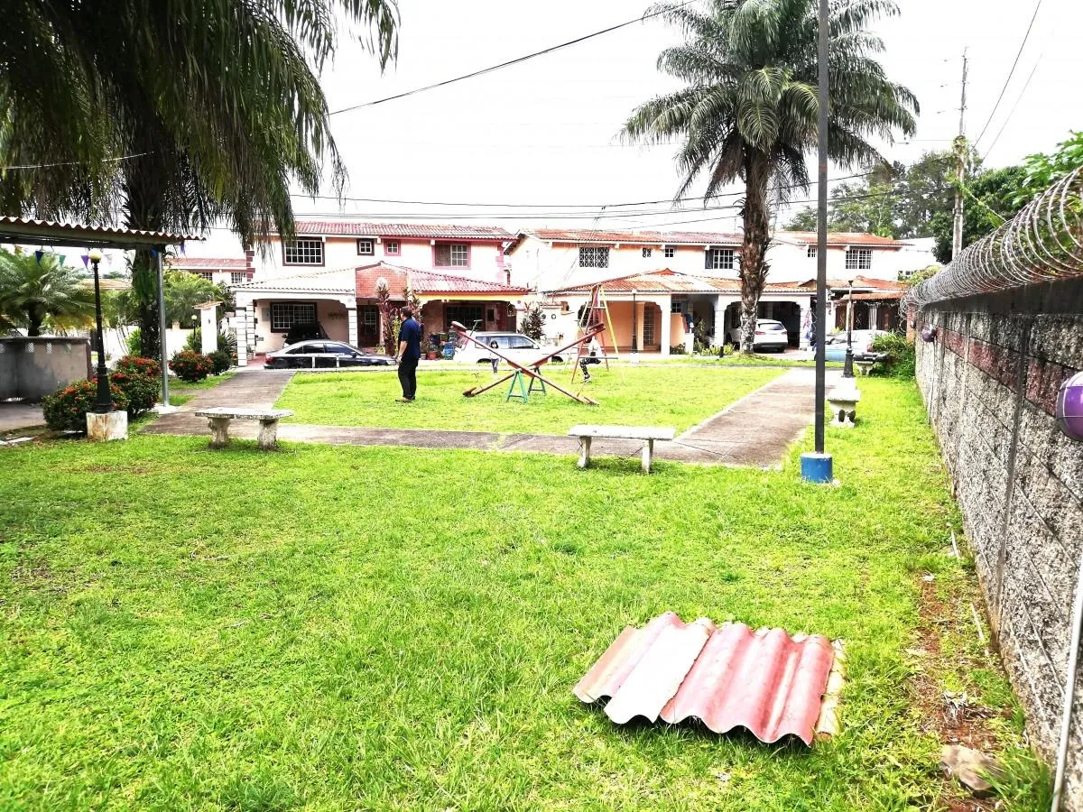 Se vende en Arraiján Centro, Residencial Los Cortijos