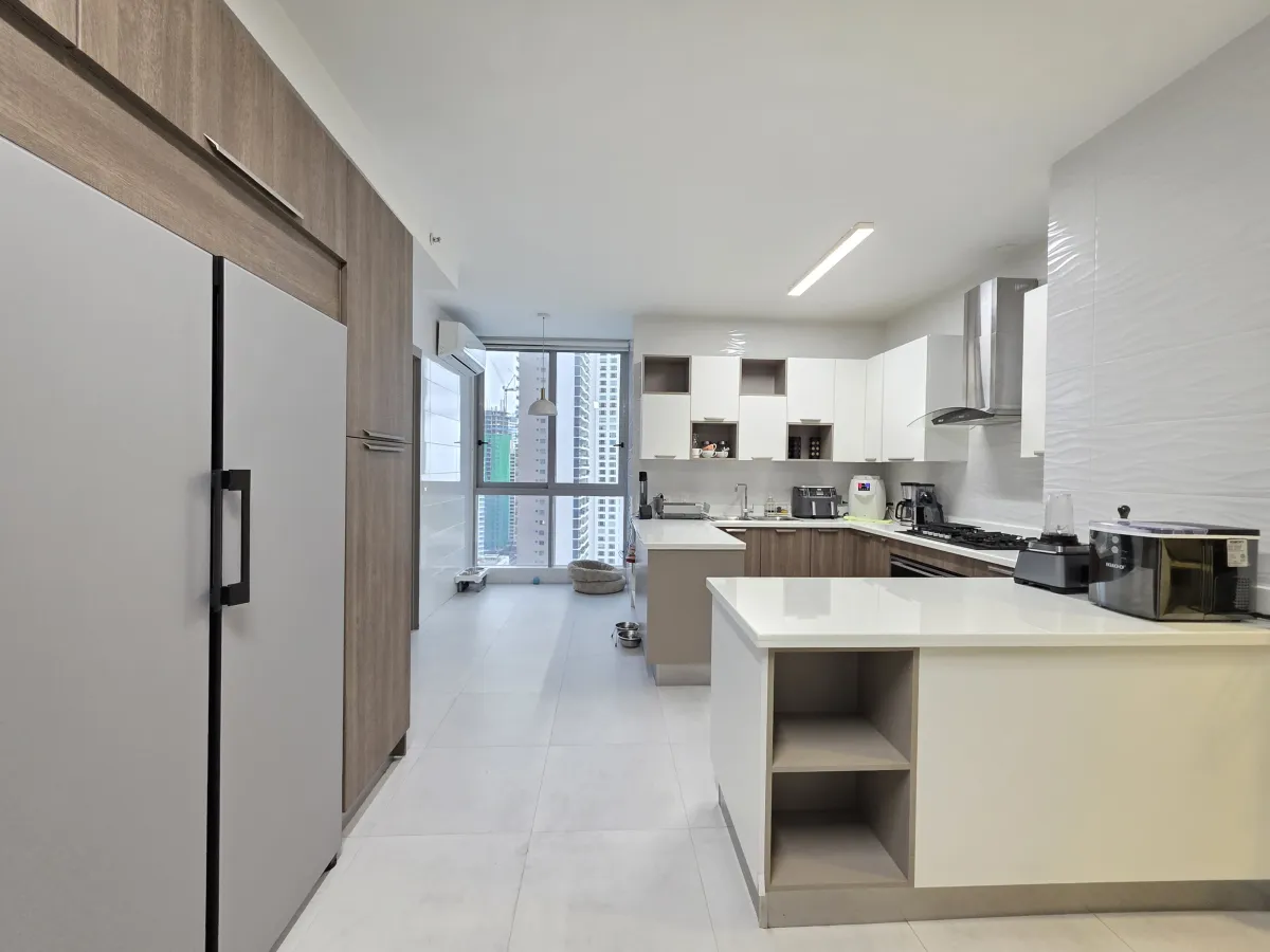 Furnished apartment for rent at PH Regalía, Costa del Este