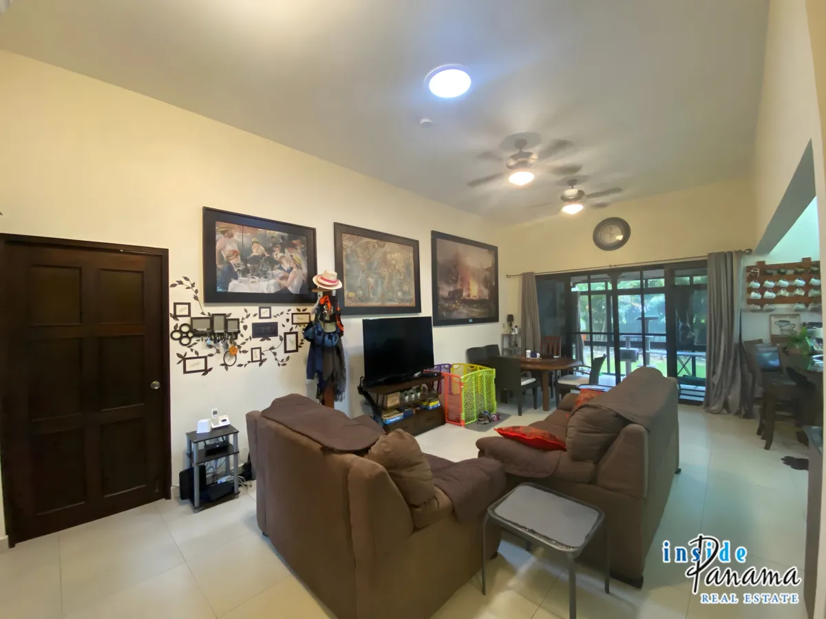 Spacious and Comfortable House in Los Molinos Boquete