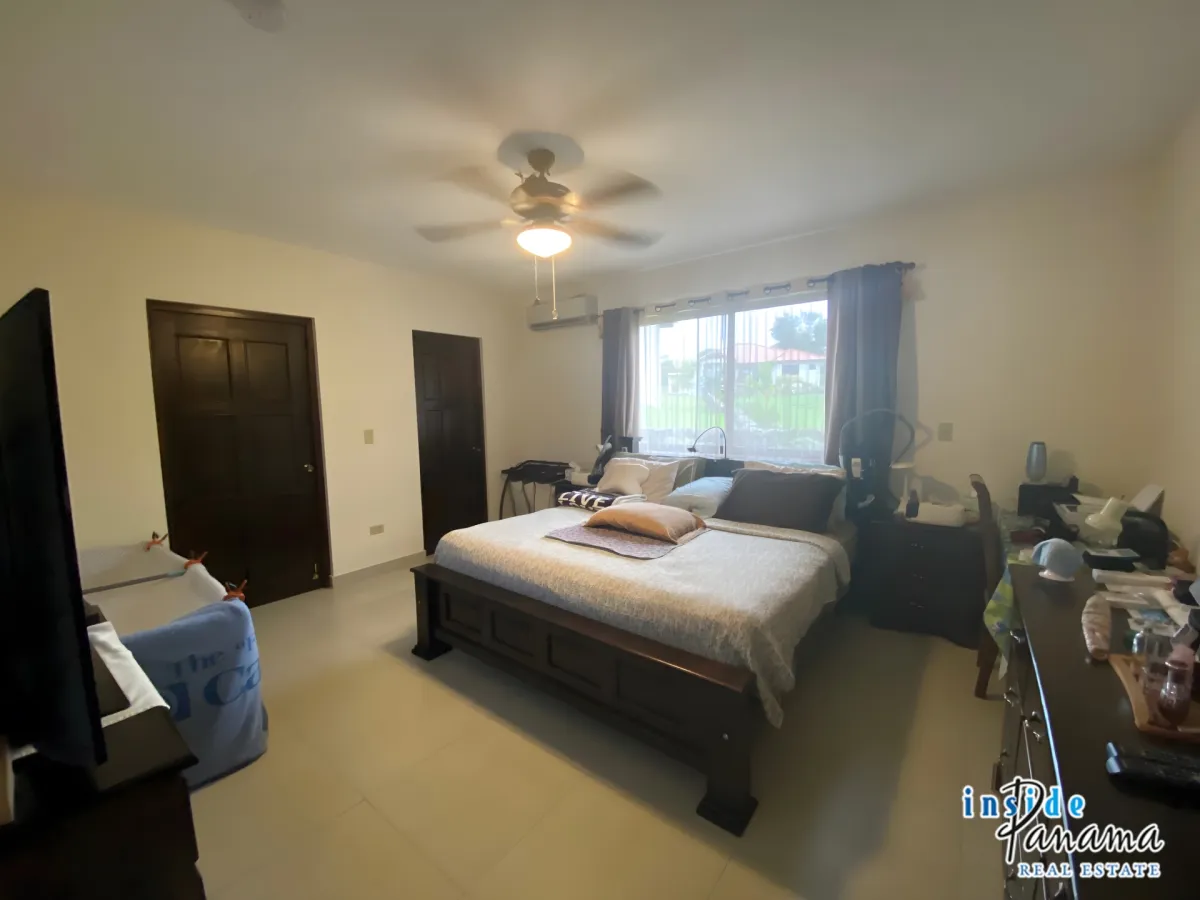 Spacious and Comfortable House in Los Molinos Boquete
