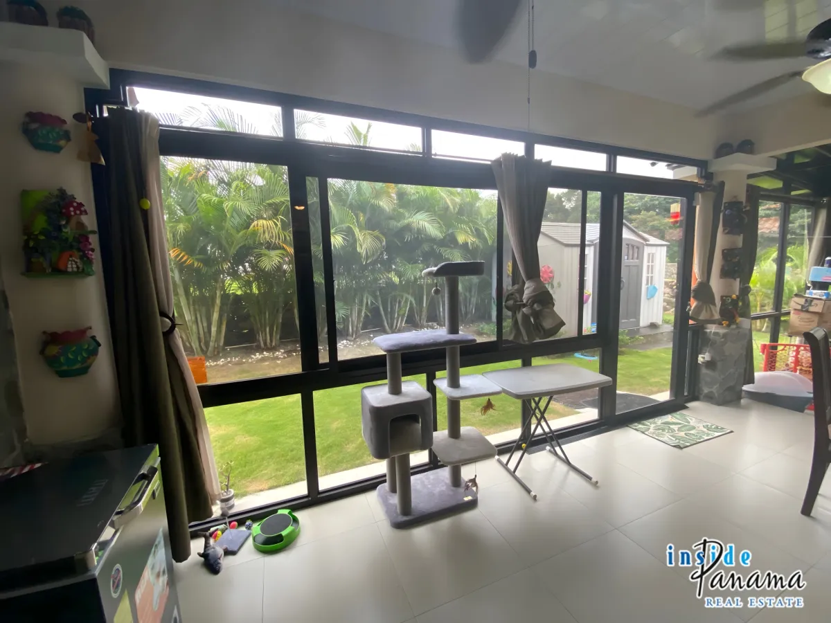 Spacious and Comfortable House in Los Molinos Boquete