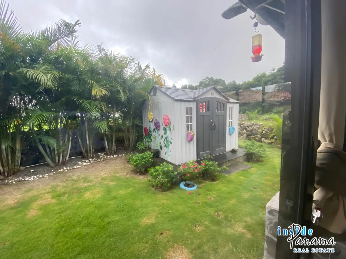 Spacious and Comfortable House in Los Molinos Boquete
