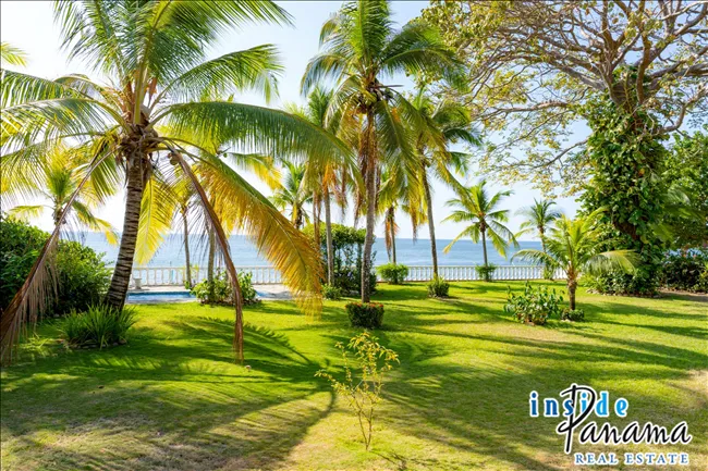 Beachfront Bungalow with Boutique Hospitality Potential San Carlos