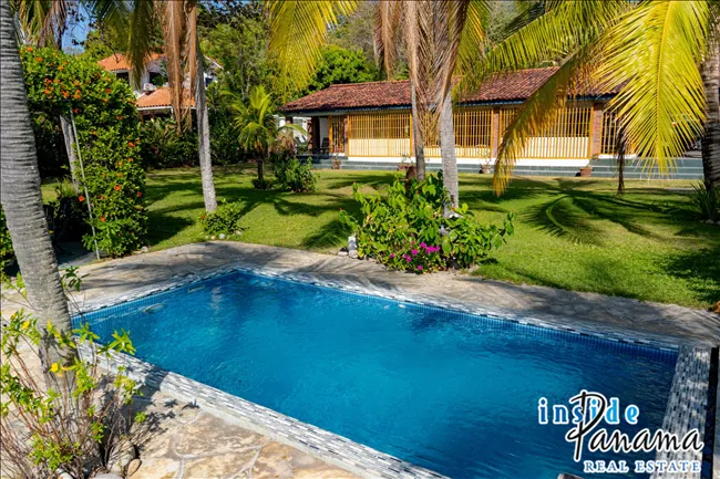 Beachfront Bungalow with Boutique Hospitality Potential San Carlos