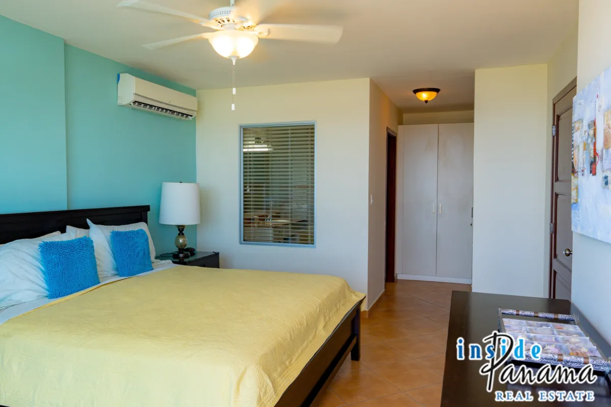 Ocean View Apartment in Coronado Golf Tower Panama