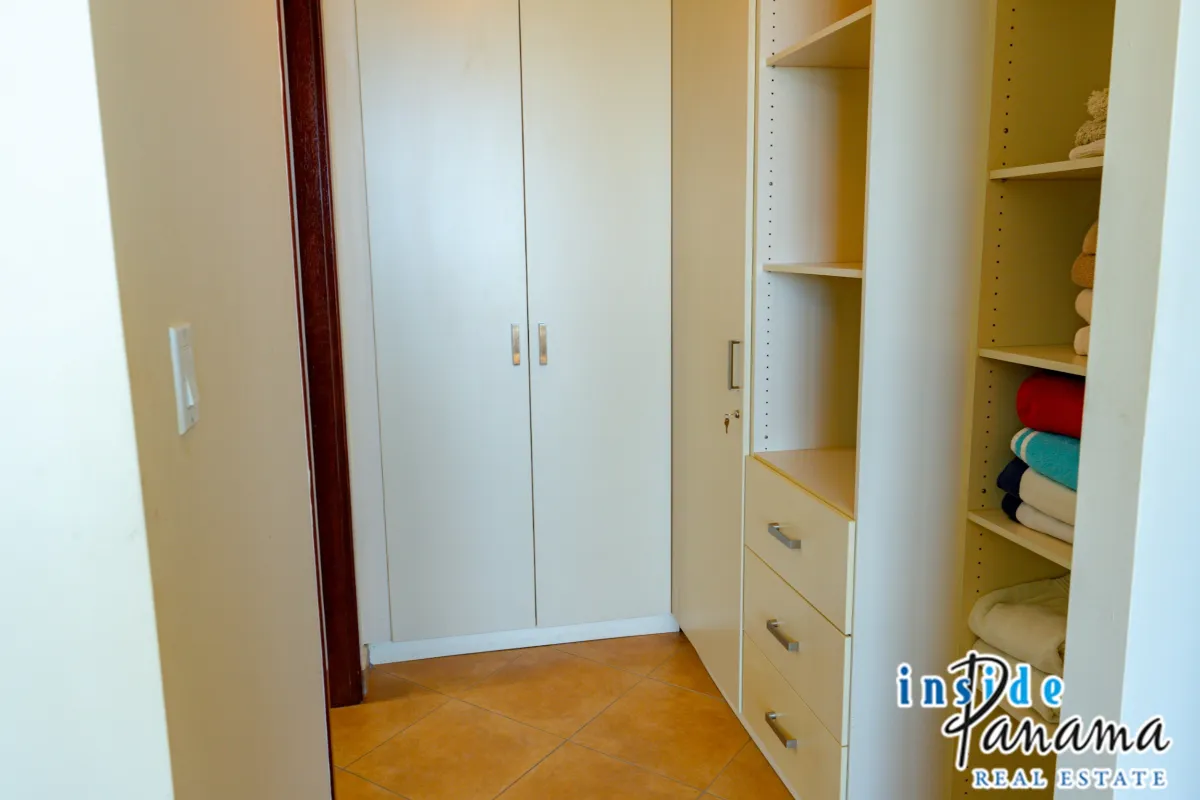 Ocean View Apartment in Coronado Golf Tower Panama