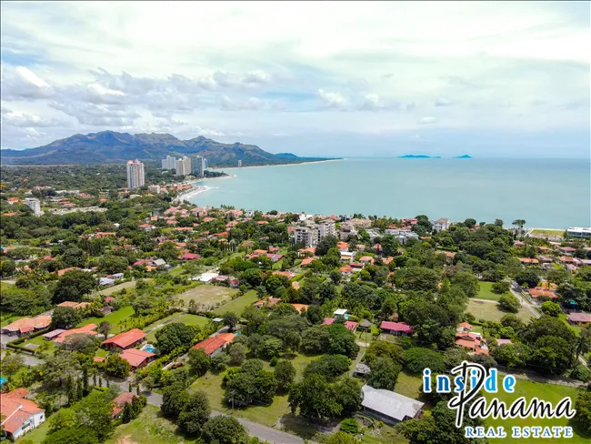 Ocean View Apartment in Coronado Golf Tower Panama