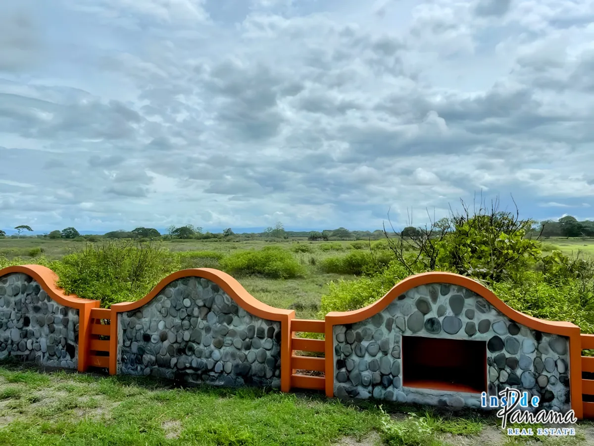 Beautiful Land in Gated Community Las Olas La Barqueta