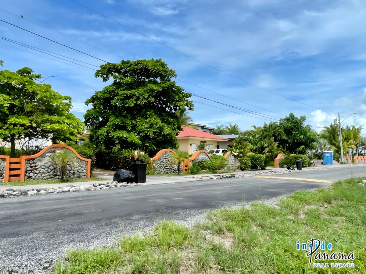 Beautiful Land in Gated Community Las Olas La Barqueta