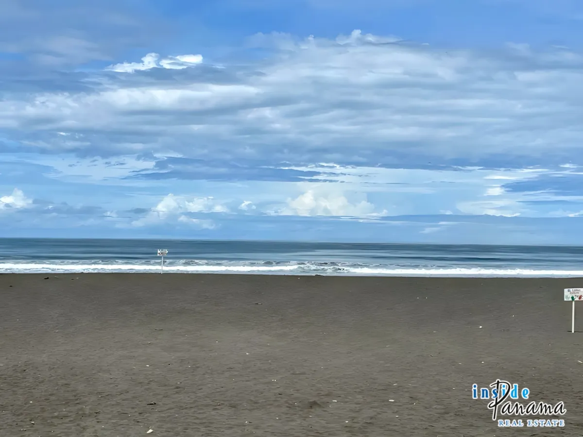 Beautiful Land in Gated Community Las Olas La Barqueta