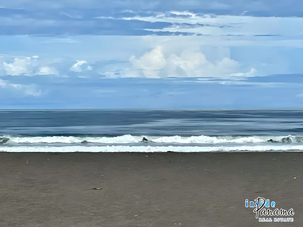 Beautiful Land in Gated Community Las Olas La Barqueta