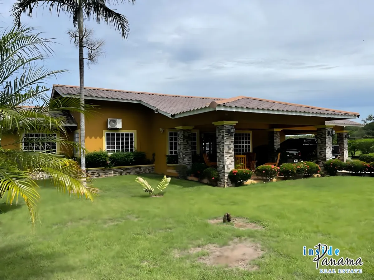 Beautiful House in Dolega near David Panama