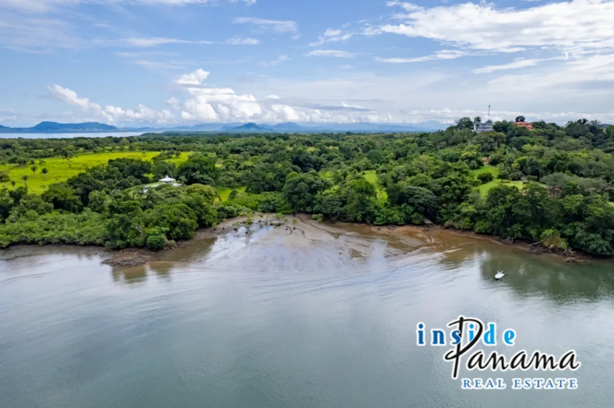 8 Acre Beachfront Property for Luxury Development in Boca Chica Panama