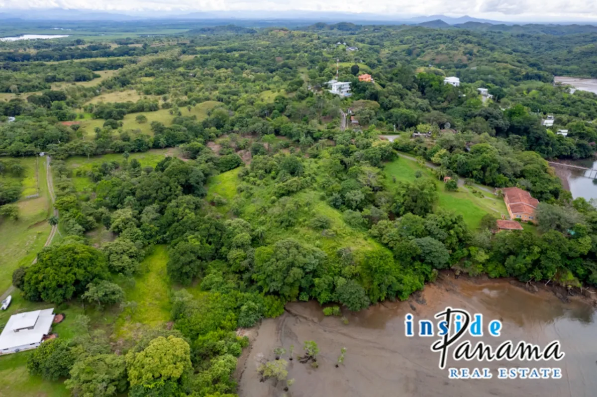 8 Acre Beachfront Property for Luxury Development in Boca Chica Panama