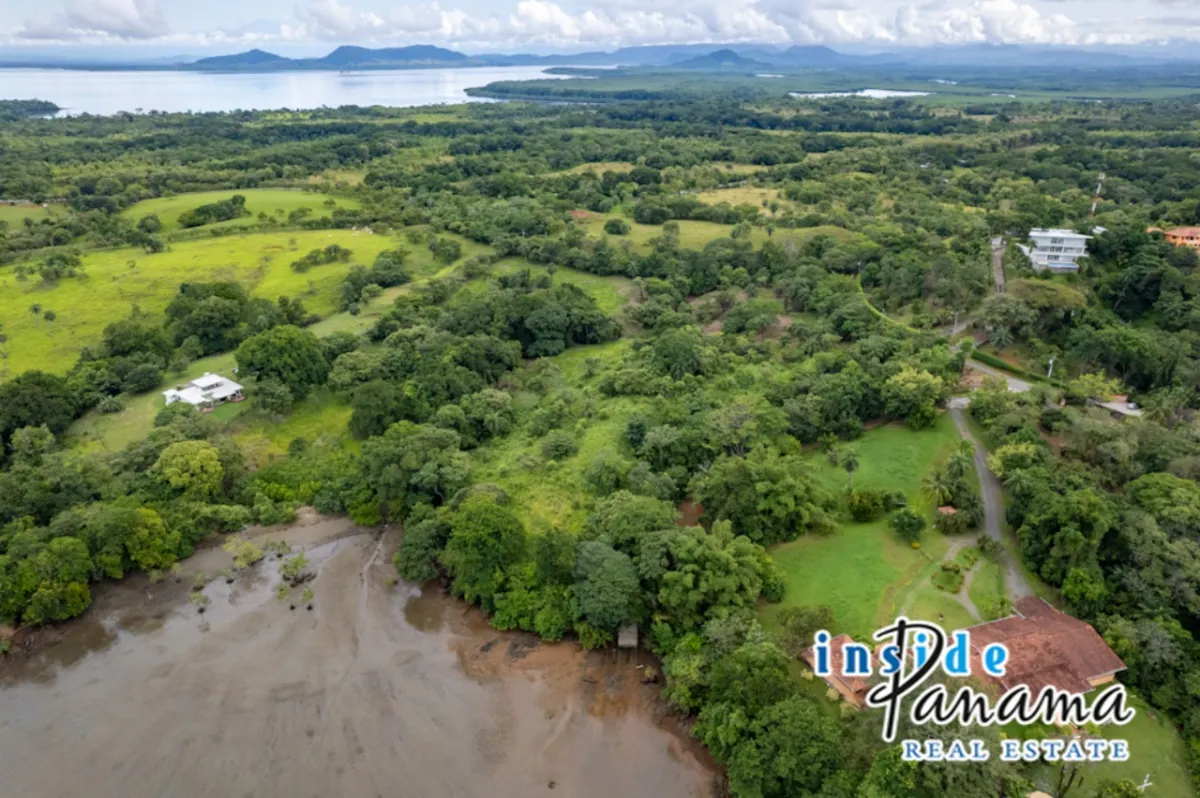 8 Acre Beachfront Property for Luxury Development in Boca Chica Panama