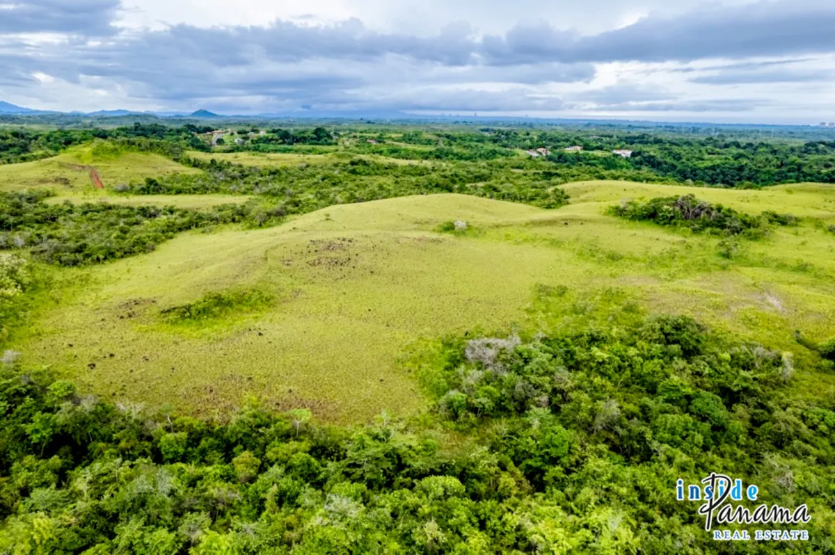 Ocean View Riverfront Land in San Carlos Panama