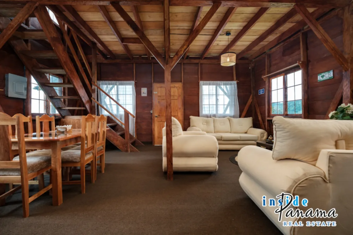 10 Hectare Oceanview Farm with Charming Cabin in Jaramillo Boquete