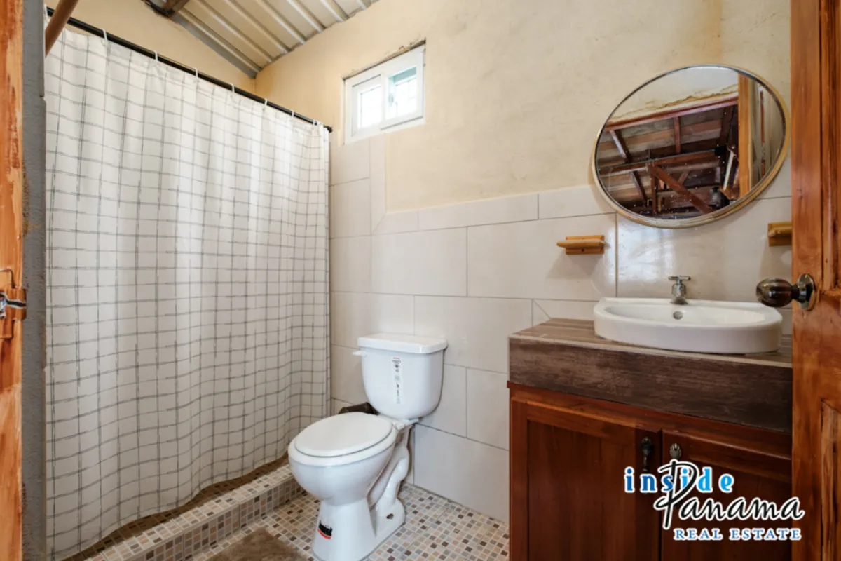 10 Hectare Oceanview Farm with Charming Cabin in Jaramillo Boquete