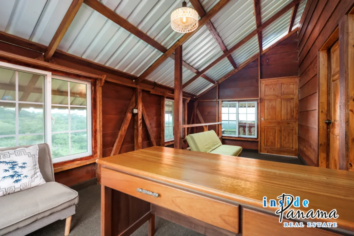 10 Hectare Oceanview Farm with Charming Cabin in Jaramillo Boquete
