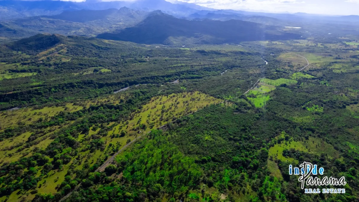 10 Hectares of Prime Land for Sale in Caldera with Volcán Barú Views