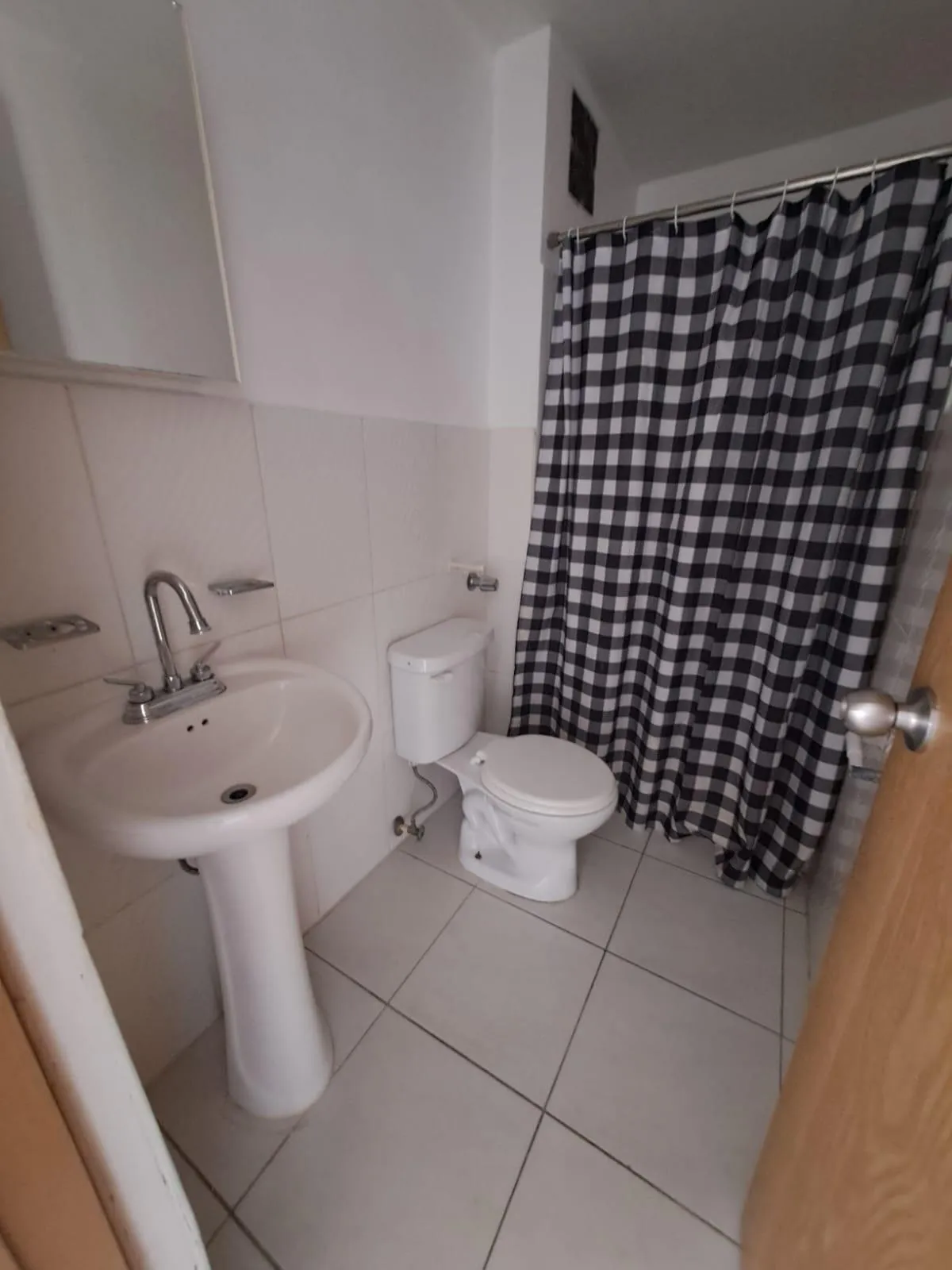 I AM SELLING AN APT IN PH LLANO BONITO