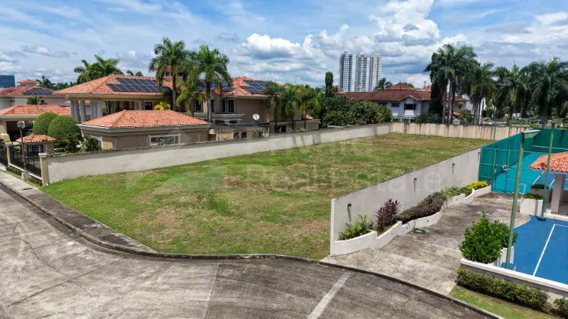 Residential Land Costa del Este