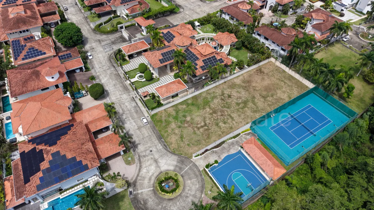 Residential Land Costa del Este