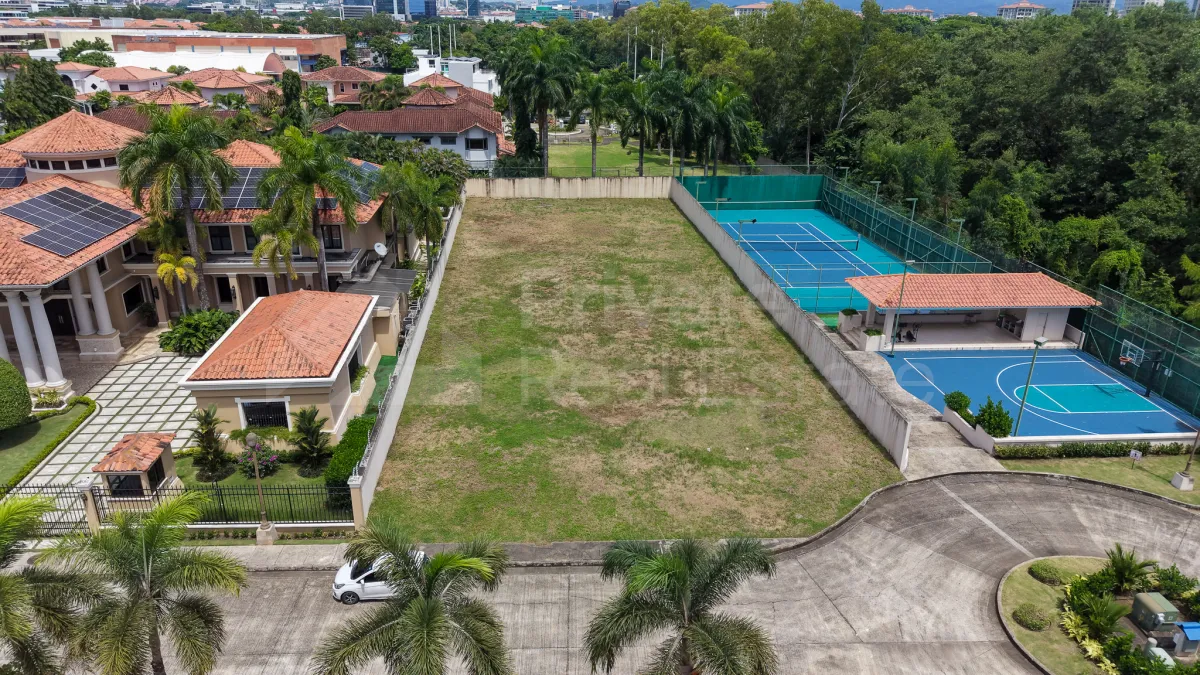 Residential Land Costa del Este