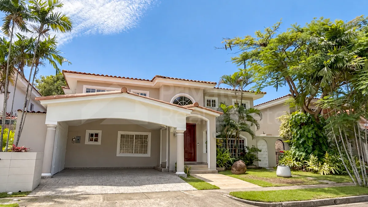 Sale of House in Costa Bay, Costa del Este