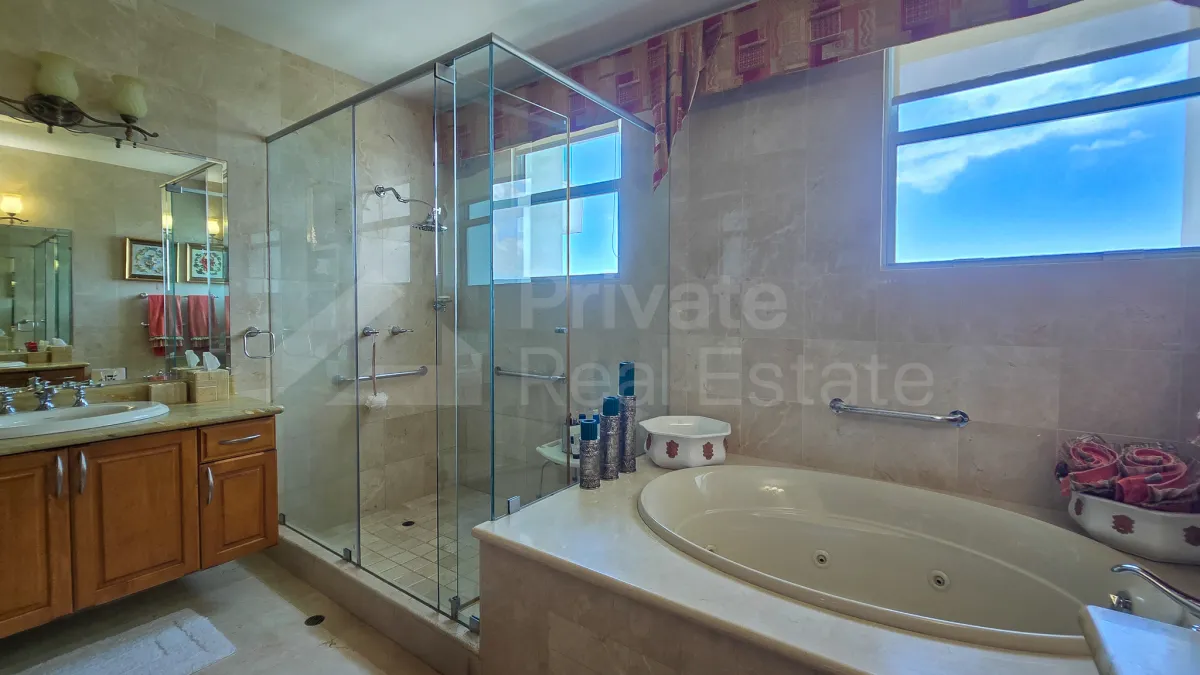 Apartment for sale in Costa del Este