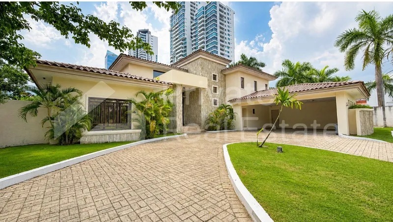 Se Vende casa en Paseo del parque Costa del Este