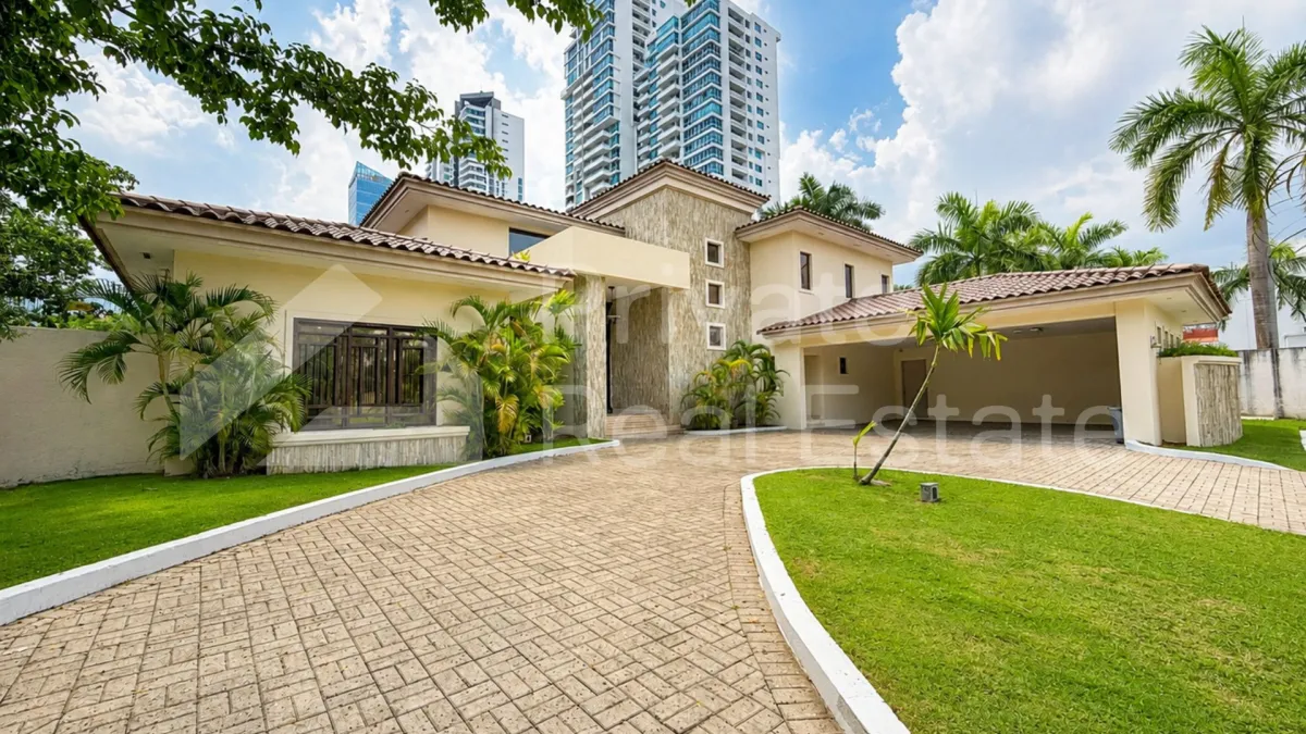 Se Vende casa en Paseo del parque Costa del Este