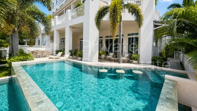 Ground Floor Apartment for Sale in Buenaventura