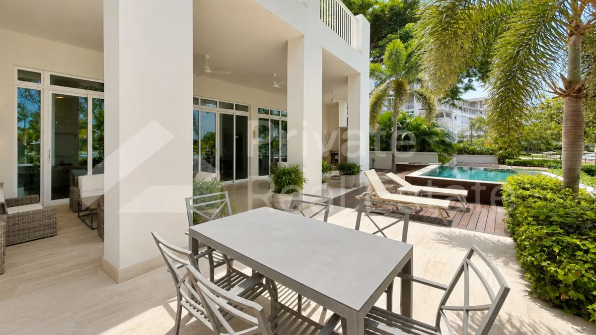 Ground Floor Apartment for Sale in Buenaventura