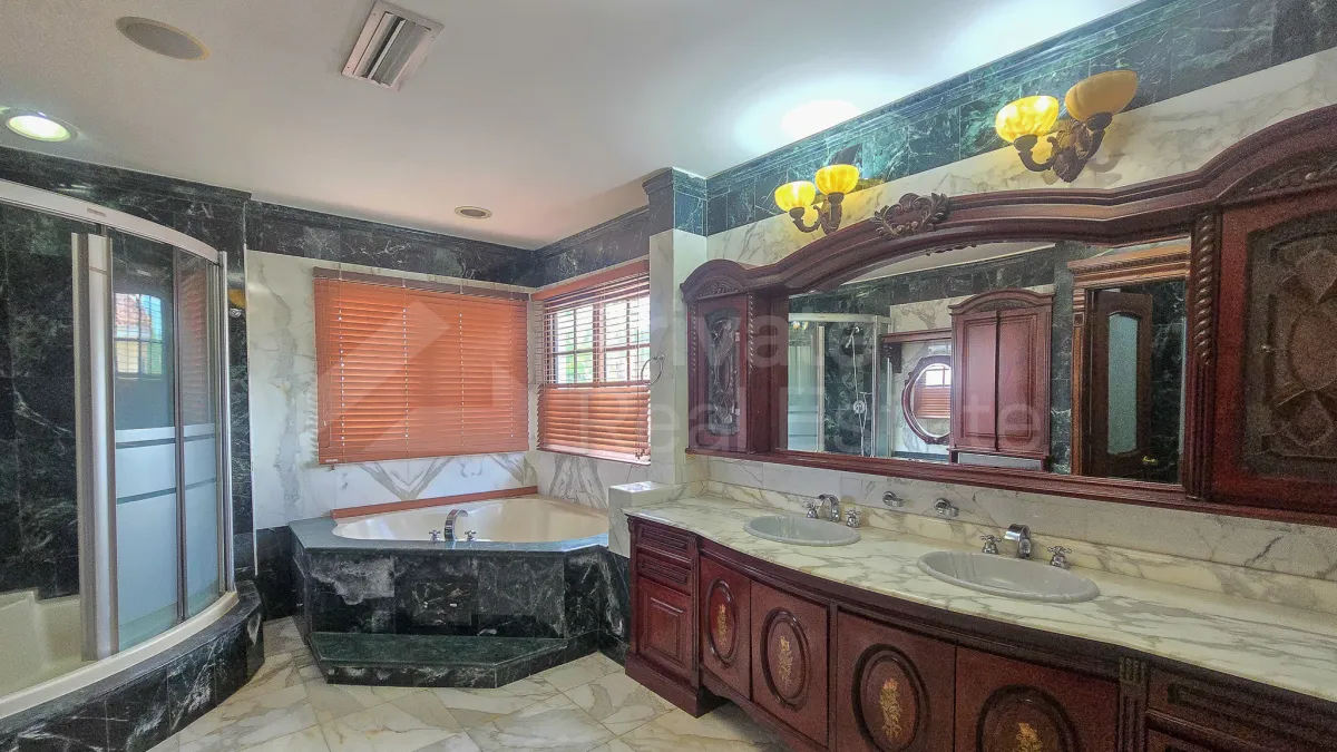 House for Sale Costa Bay Costa del Este